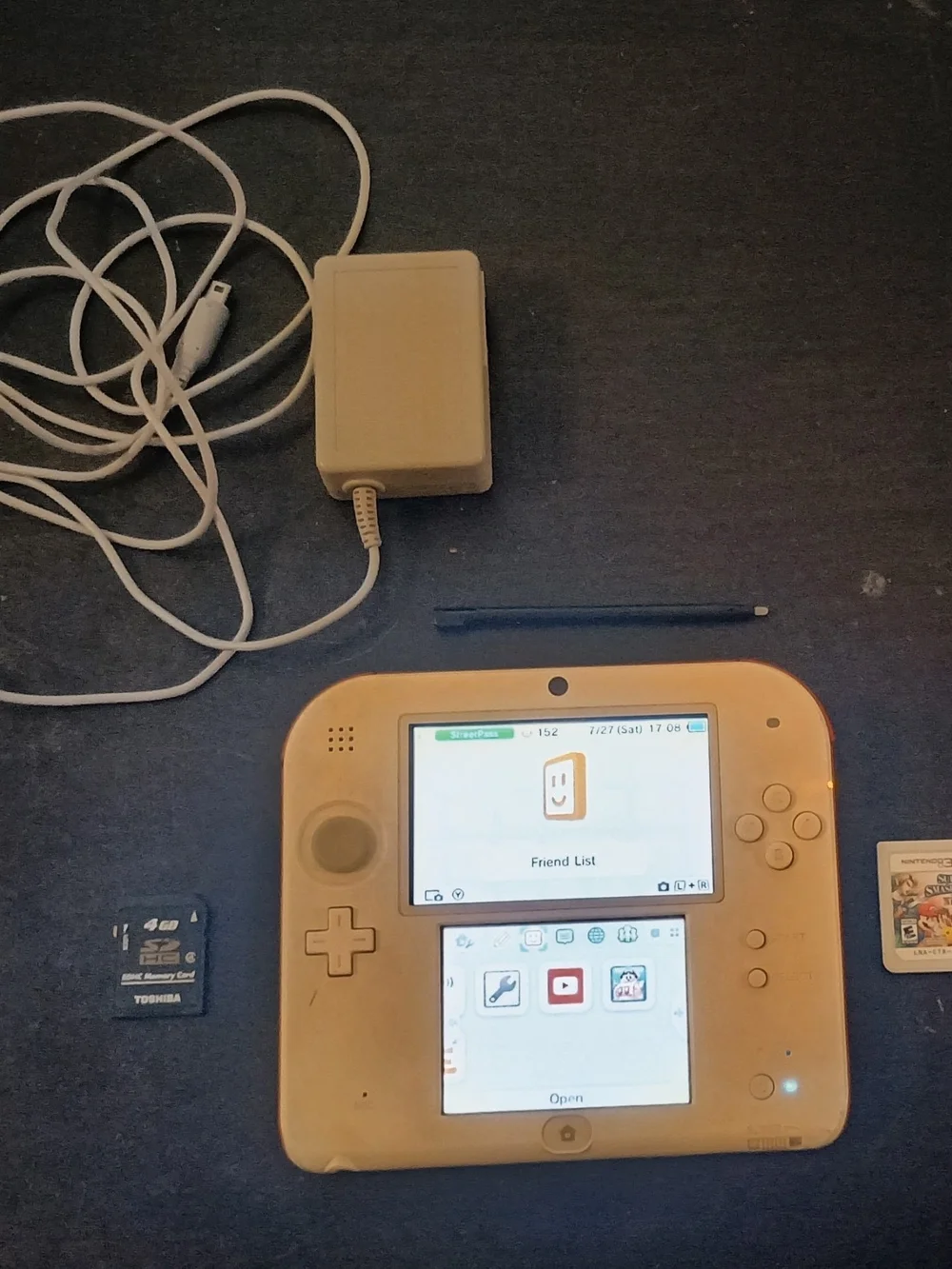 Nintendo 2DS Handheld Console Scarlet Red &Super Mario Bros 2& Super Smash Bros